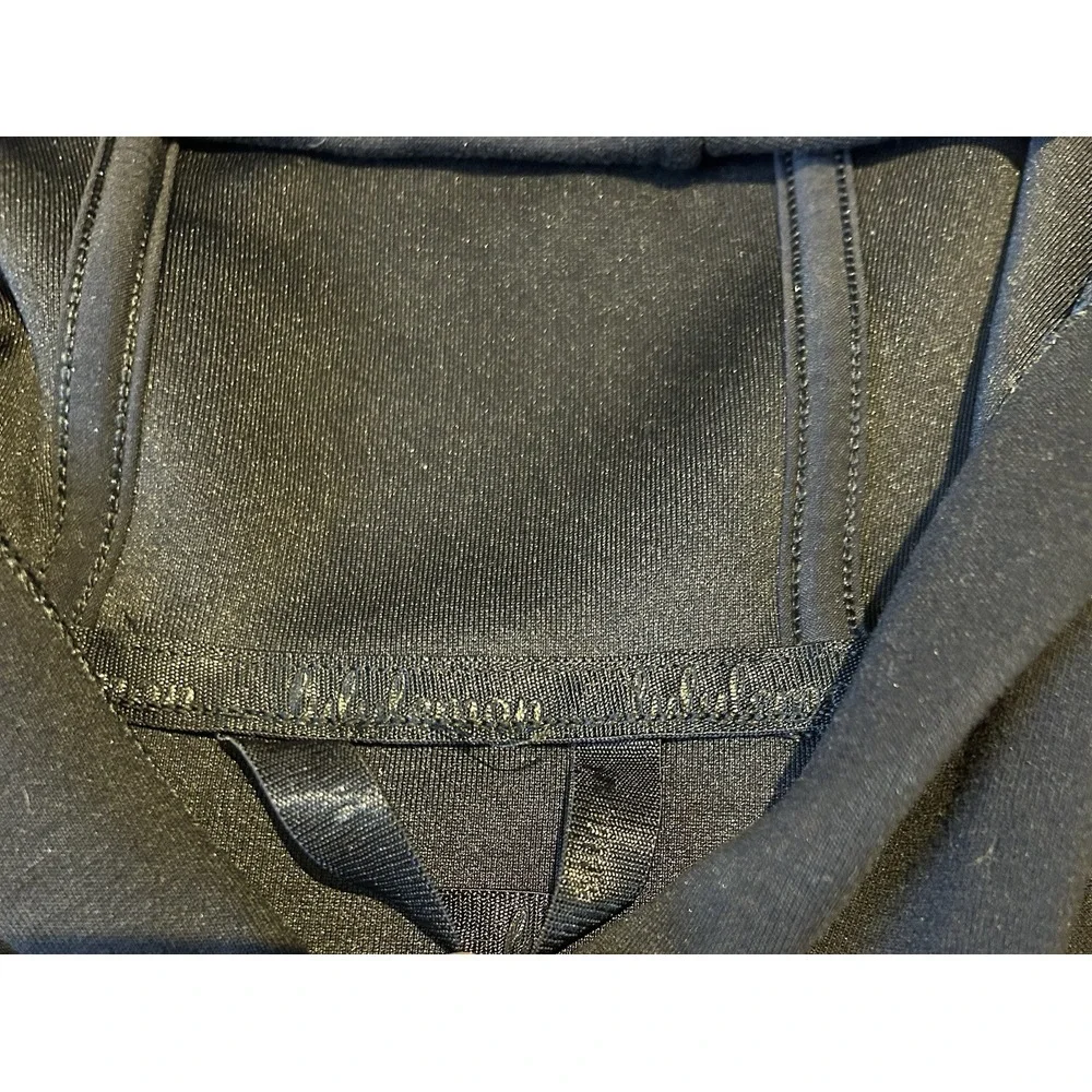 Lululemon Get Centered Cropped Hoodie Lululemon‎ Spellout Logo Size 6 Black
